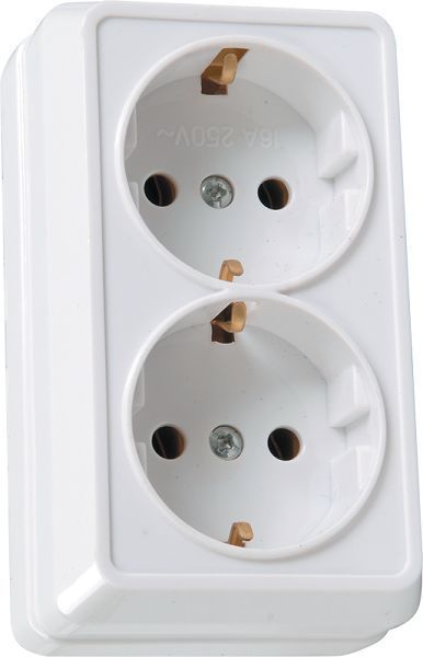 Розетка откр.установки 2-мест с/з белая Октава IEK